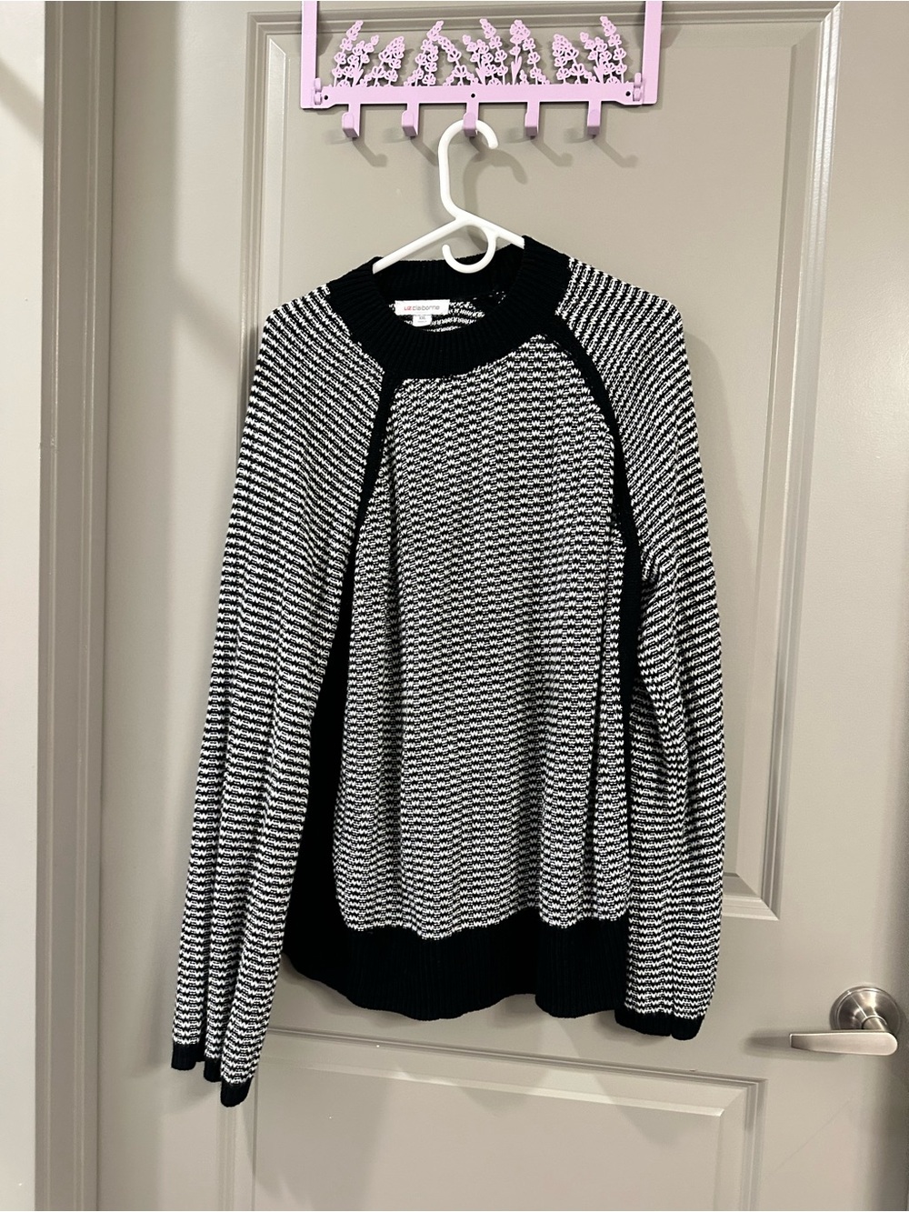 Liz Claiborne Black & White Crewneck Sweater